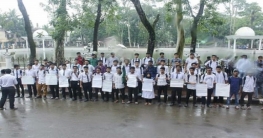 ভোলায় অতিরিক্ত সময় না দেয়ার অভিযোগে শিক্ষার্থীদের বিক্ষোভ
