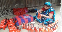 নরসিংদীতে ব্যস্ত মৃৎ শিল্পীরা