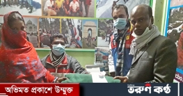বিরামপুরে ব‍্যক্তিগত উদ্যোগ ও অর্থায়নে শীতার্তদের কম্বল বিতরণ