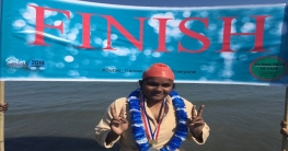 বাংলা চ্যানেল সাঁতরে রেকর্ড গড়লেন ভারতের নাসরিন