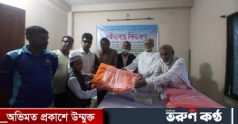 চাঁপাইনবাবগঞ্জে প্রতিবন্ধীদের মাঝে শীতবস্ত্র বিতরণ