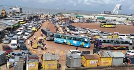 শিমুলিয়ায় ফেরি সঙ্কট, যাত্রী দুর্ভোগ চরমে