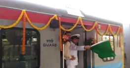 আড়াই বছর পর কলকাতা-খুলনা রুটে ট্রেন চলাচল শুরু আড়াই বছর পর কলকাতা-খুলনা রুটে ট্রেন চলাচল শুরু