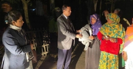 কনকনে শীতে অসহায়দের মধ্যে উষ্ণতা ছড়ালেন লালমনিরহাটের ডিসি কনকনে শীতে অসহায়দের মধ্যে উষ্ণতা ছড়ালেন লালমনিরহাটের ডিসি