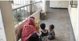 থানায় তিন শিশুকে নিয়ে উপস্থিত সরিফা খাতুন থানায় তিন শিশুকে নিয়ে উপস্থিত সরিফা খাতুন