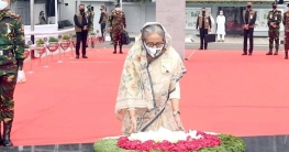 বঙ্গবন্ধুর প্রতিকৃতিতে প্রধানমন্ত্রীর শ্রদ্ধা