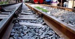 তেজগাঁওয়ে ট্রেনের ধাক্কায় এক শিক্ষার্থীর মৃত্যু