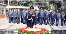 বঙ্গবন্ধুর সমাধিতে আইজিপির শ্রদ্ধা