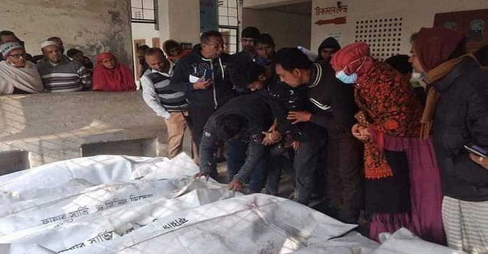 জাজিরায় ট্রাক-অ্যাম্বুলেন্স দুর্ঘটনায় নিহতদের মরদেহ।