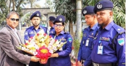 পরিদর্শনে অ্যাডিশনাল আইজি ফুলেল শুভেচ্ছা জানান এসপি মোসাঃ সাদিরা