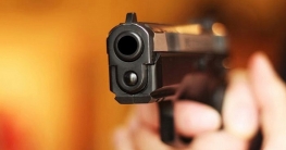 পুলিশের মাথায় পিস্তল ঠেকিয়ে অর্ধলাখ টাকা ছিনতাই