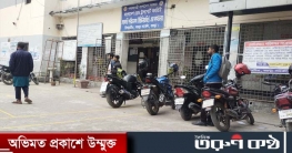 বিআরটিএ অফিসের ভেতরে কর্মকর্তা সেজে কাজ করে দালাল
