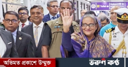 বিমানে যাত্রীদের সঙ্গে প্রধানমন্ত্রীর শুভেচ্ছা বিনিময় বিমানে যাত্রীদের সঙ্গে প্রধানমন্ত্রীর শুভেচ্ছা বিনিময়