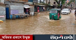 বড়লেখায় অতি বৃষ্টিতে পানিবন্ধি বসতবাড়িসহ স্থানীয় ব্যবসায়ীরা