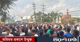 গাজীপুরের বিভিন্ন সড়কে শ্রমিকদের বিক্ষোভ গাজীপুরের বিভিন্ন সড়কে শ্রমিকদের বিক্ষোভ