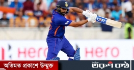 রোহিতের ফিফটি, বিপদ কাটিয়ে ঘুরে দাঁড়িয়েছে ভারত