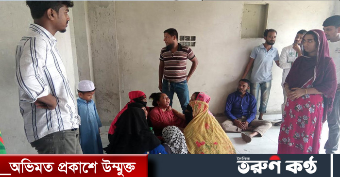 পরকীয়া প্রেমিকাকে ভিডিও কলে রেখে আত্মহত্যা করেছেন ঢাকার সাইফ স্পোটিং ক্লাবের অনুর্ধ্ব ১৭ দলের গোলরক্ষক সোহেল জমাদ্দার (২৩)। বরিশালের শহীদ আব্দুর রব সেরনিয়াবাত স্টেডিয়ামের নির্মাণাধীন ড্রেসিংরুমে গলায় ফাঁস নিয়েছেন এ ফুটবলার।