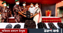 নওগাঁ ১১টি কষ্টিপাথরের মূর্তি হস্তান্তর