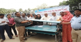 ডিমলায় মাধ্যমিক শিক্ষা প্রতিষ্ঠানে ৪৬৩ জোড়া বেঞ্চ বিতরণ