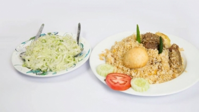 কাশ্মিরী বিরিয়ানি খেতে চাইলে