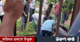 ড্রেনে ফেলে পেটানো হলো ছাত্রদলের দুই নেতাকে ড্রেনে ফেলে পেটানো হলো ছাত্রদলের দুই নেতাকে