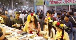 বইমেলায় প্রথম দিন বিক্রি কম হলেও মানুষের ভিড় ছিল বেশি