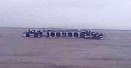 বুড়িগঙ্গায় যাত্রীবোঝাই লঞ্চডুবি বুড়িগঙ্গায় যাত্রীবোঝাই লঞ্চডুবি