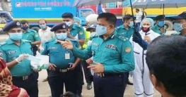 টংগীতে জনসচেতনতায় মাস্ক বিতরণ করলেন জিএমপি পুলিশ কমিশনার