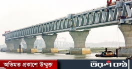 পদ্মা সেতুর পিলারে আবারও ফেরির ধাক্কা