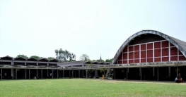 গভীর রাতে ঢাবির টিএসসির কক্ষ থেকে ২ ছাত্র-ছাত্রী আটক