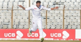 পাঁচ উইকেট নিয়ে অভিষেক রাঙালেন নাঈম