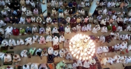 বায়তুল মোকাররমে ঈদ জামাতে মুসল্লিদের ঢল বায়তুল মোকাররমে ঈদ জামাতে মুসল্লিদের ঢল