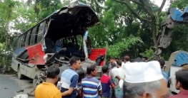 ঈদের দিন সড়কে ঝরল ৬ প্রাণ