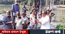 রৌমারীতে নিজস্ব অর্থায়নে ২০০ হাত লম্বা বাঁশের সাঁকো মেরামত