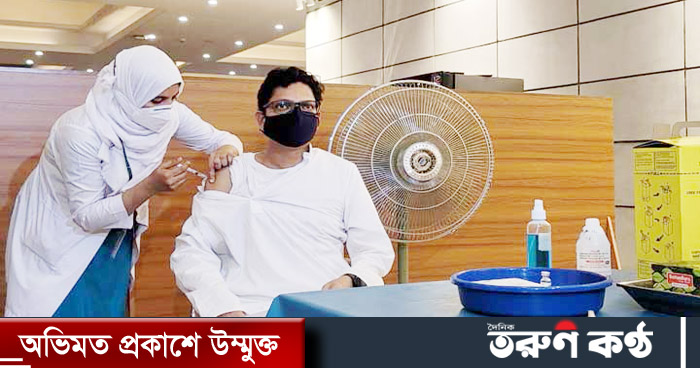 করোনা টিকার দ্বিতীয় ডোজ নিচ্ছেন তথ্য ও যোগাযোগ প্রযুক্তি (আইসিটি) প্রতিমন্ত্রী জুনাইদ আহমেদ পলক করোনা টিকার দ্বিতীয় ডোজ নিচ্ছেন তথ্য ও যোগাযোগ প্রযুক্তি (আইসিটি) প্রতিমন্ত্রী জুনাইদ আহমেদ পলক