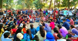 হল না ছাড়ার ঘোষণা আন্দোলনকারী শিক্ষার্থীদের