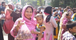 এক কেজি পেঁয়াজে লাখ টাকার হাসি এক কেজি পেঁয়াজে লাখ টাকার হাসি