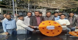 বঙ্গবন্ধু শেখ মু‌জিবুর রহমা‌নের প্র‌তিকৃতি‌তে শ্রদ্ধা নি‌বেদন