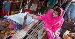 নড়াইলে মাশরাফির স্ত্রীর ব্যস্ত সময়