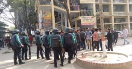 জগন্নাথ বিশ্ববিদ্যালয়ে ছাত্রলীগের দুপক্ষের দফায় দফায় সংঘর্ষ জগন্নাথ বিশ্ববিদ্যালয়ে ছাত্রলীগের দুপক্ষের দফায় দফায় সংঘর্ষ