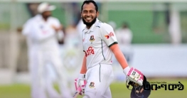 সেঞ্চুরিতে ঐতিহাসিক শততম টেস্ট রাঙালেন মুশফিক