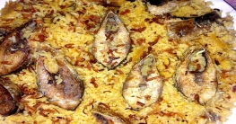 বৃষ্টি এলেই ইলিশ-খিচুড়ি