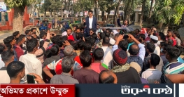 চাঁদাবাজির প্রতিবাদে দেবীদ্বারে সিএনজি চালকদের বিক্ষোভ