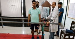 কৃত্রিম পা পেলেন সেই রাসেল