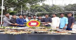 বঙ্গবন্ধুর প্রতিকৃতিতে ঢাকা কলেজ সাংবাদিক সমিতির শ্রদ্ধা নিবেদন