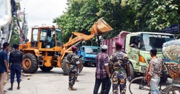 অভিযানে ডিএনসিসি ফুটপাত দখলমুক্ত করার জন্য