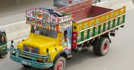 বিজয়নগরে ট্রাকচাপায় নিহত ৩ বিজয়নগরে ট্রাকচাপায় নিহত ৩