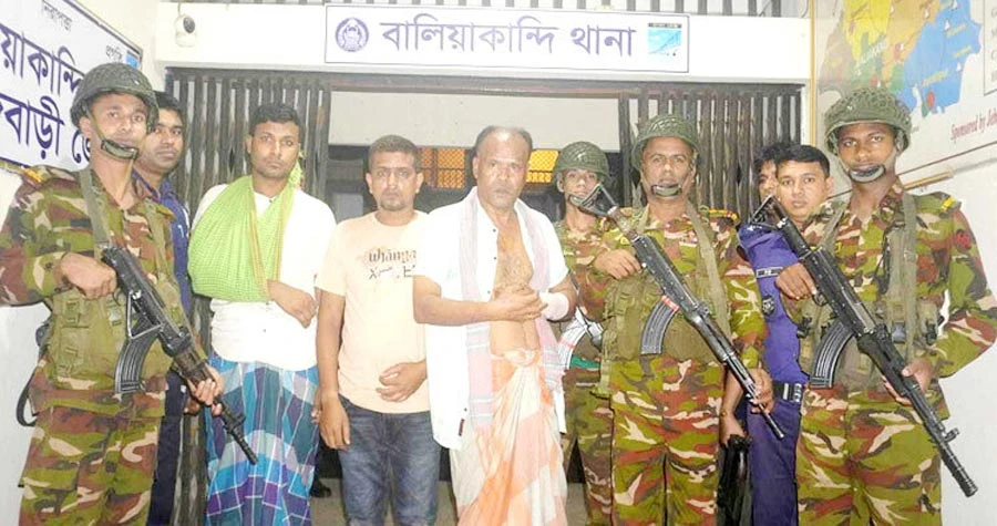 বিএনপির দুই গ্রুপের সংঘর্ষ, সেনাবাহিনীর হাতে আটক ৩