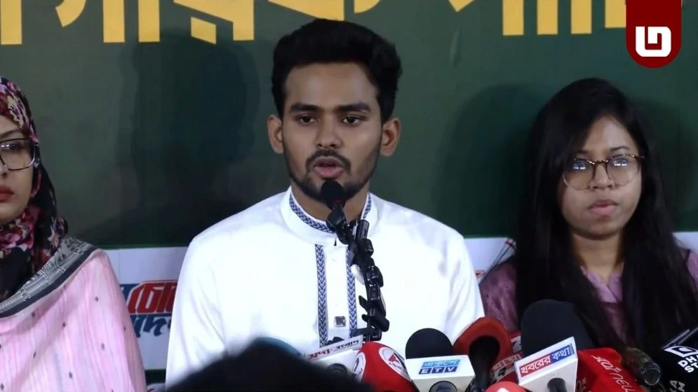 নিজের ও পরিবারের ব্যাংক হিসাব তুলে ধরলেন সাবেক উপদেষ্টা আসিফ মাহমুদ