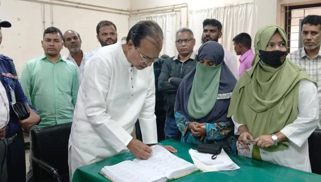 লালমনিরহাট সদর হাসপাতালে ত্রাণমন্ত্রীর ঝটিকা অভিযান: ৬ ঘণ্টার আল্টিমেটাম